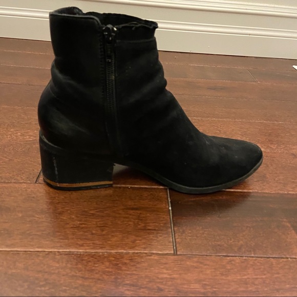 BLACK AND GOLD ANKLE BOOTS - Picture 8 of 15